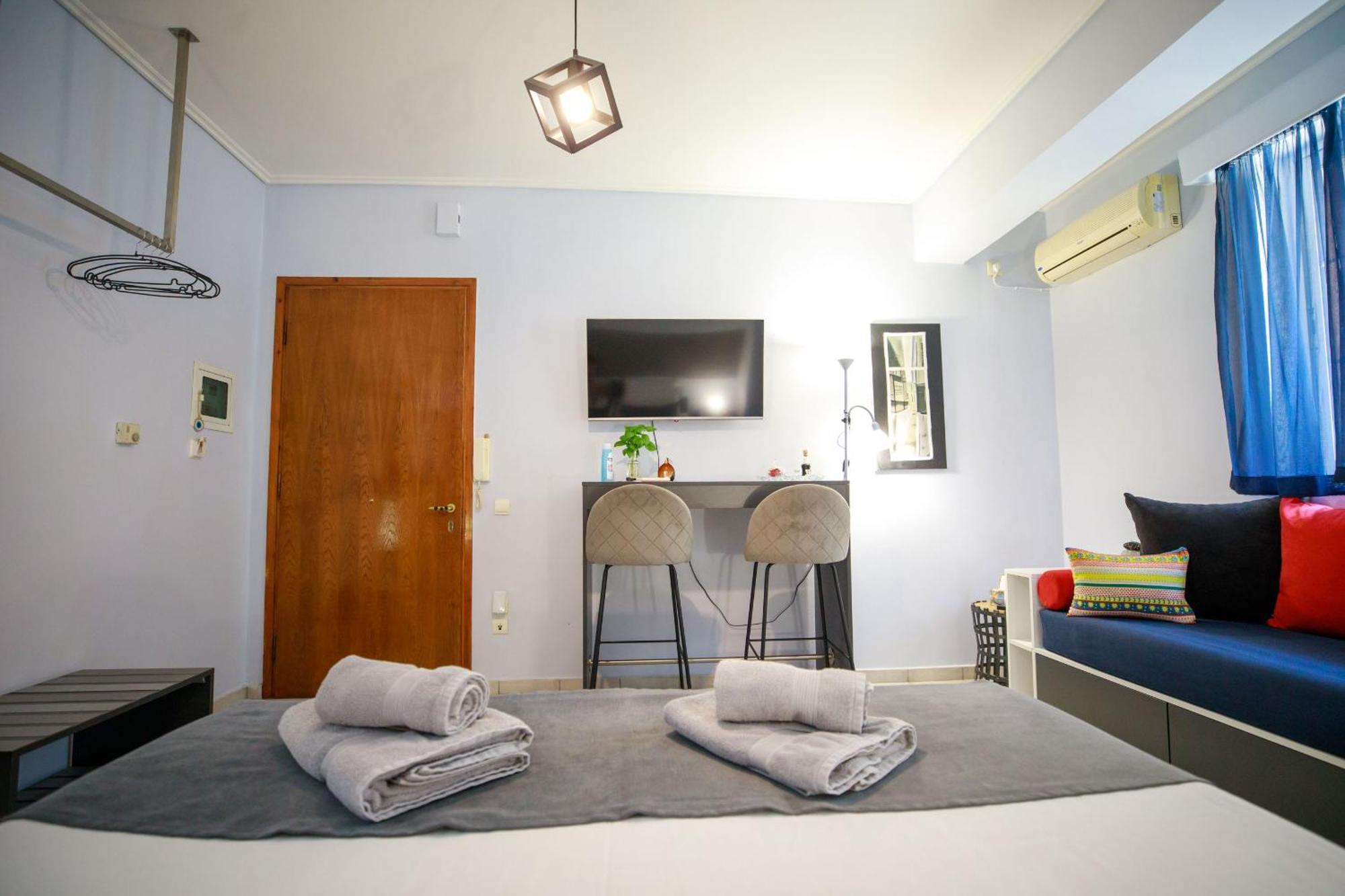 Adriana'S Downtown Studio-Parking Lot Included Patras Bagian luar foto